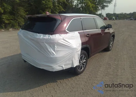 2017 Toyota Highlander Xle z USA, uszkodzony, nr VIN 5TDJZRFHXHS468841